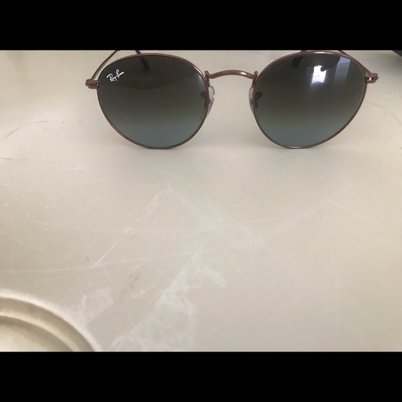 Sunglasses - Picture 1 of 3
